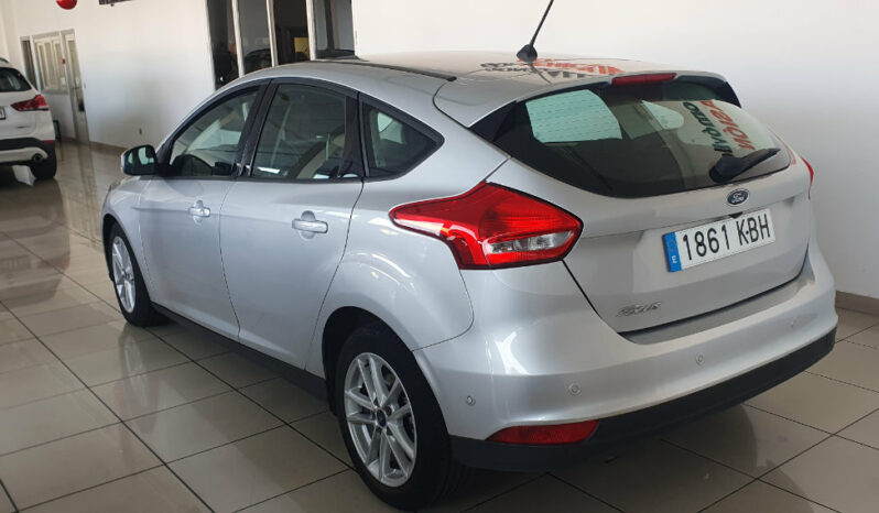 
								FORD FOCUS 1.5 TDCI TREND completo									