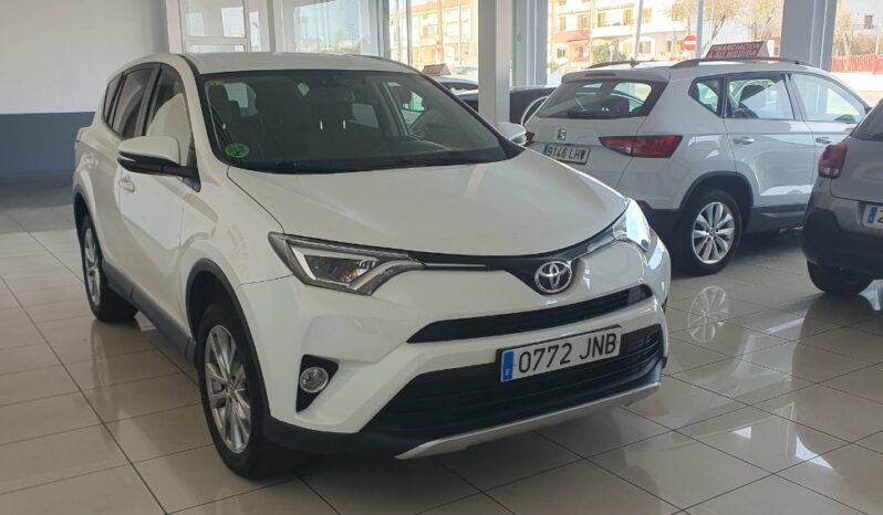 
								TOYOTA RAV 4 2.0D ADVANCE completo									