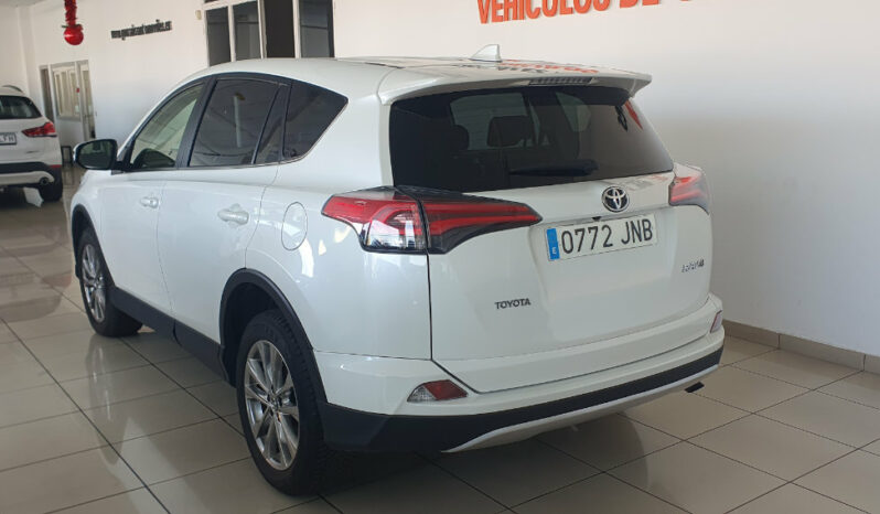 
								TOYOTA RAV 4 2.0D ADVANCE completo									