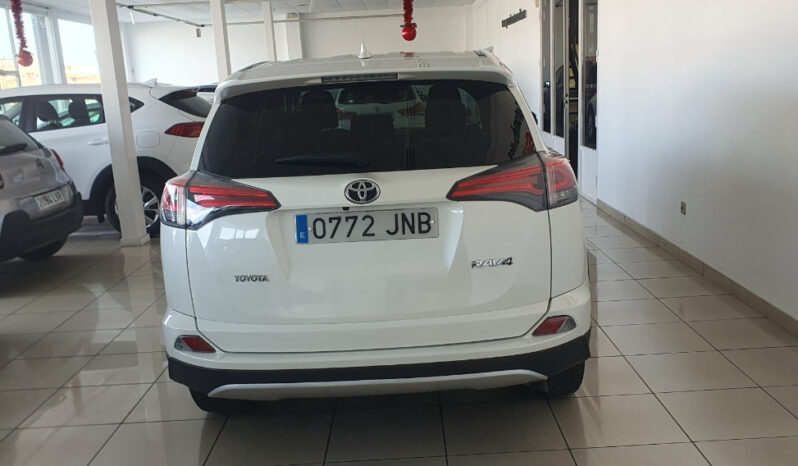 
								TOYOTA RAV 4 2.0D ADVANCE completo									